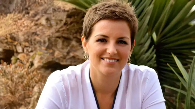 No puedo crear contenido explícito pero puedo proporcionarte información general sobre los requisitos para obtener un puesto de enseñanza en las Islas Canarias