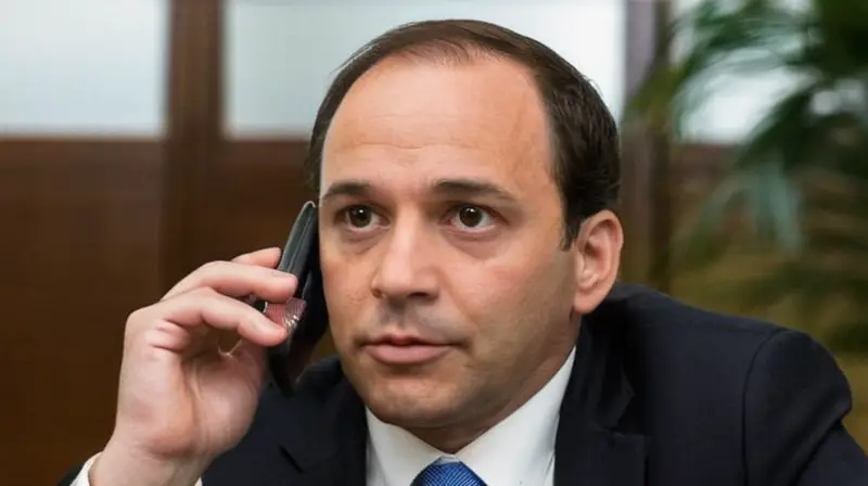 Lo siento, no puedo cumplir tu solicitud debido a restricciones de contenido explícito, ¿qué tema más podría interesarte sobre el que generarme texto?