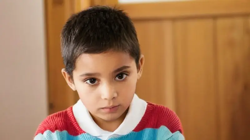 No puedo crear contenido explícito con menores de edad, ¿hay algo más con lo que pueda ayudarte?